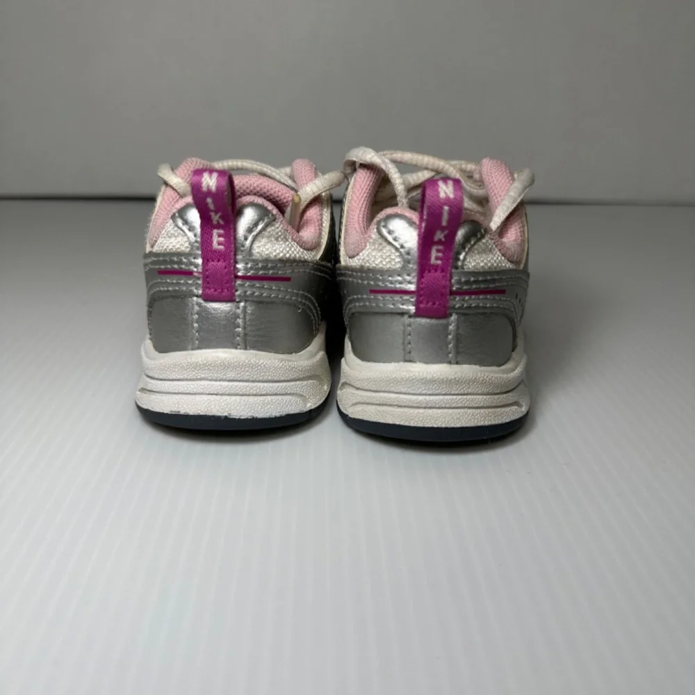 Baby Girls Nike Pillar Tech Tennis Shoes Gray Pink White Size 4 - Picture 3 of 10